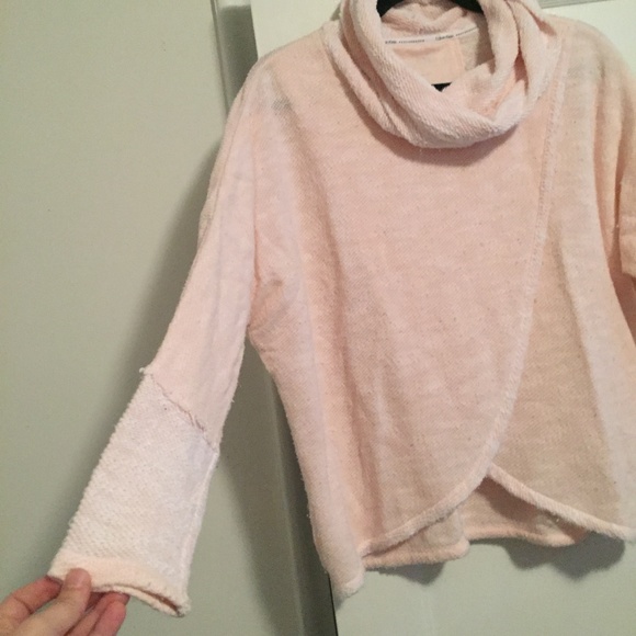 Calvin Klein Sweatshirt - Picture 2 of 6